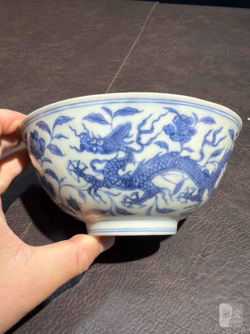 明弘治 青花外穿花龙内缠枝托梵纹碗 - 图15